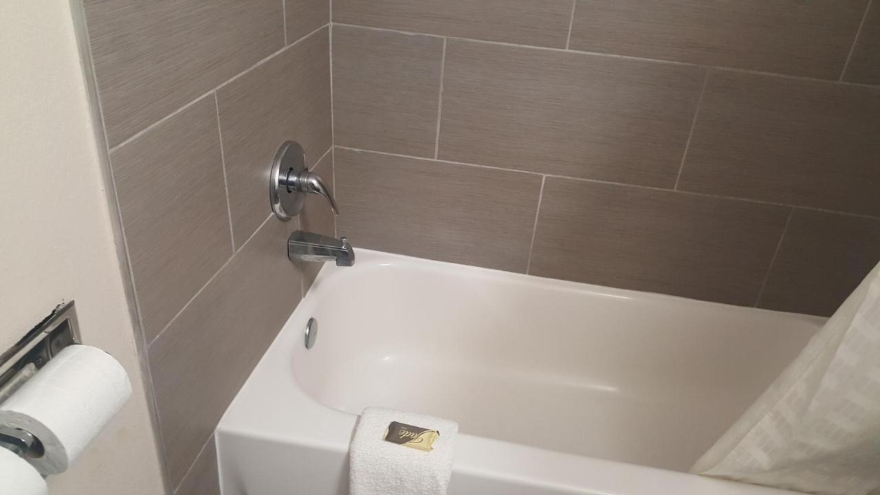 Regency Inn & Suites Pensacola Dış mekan fotoğraf