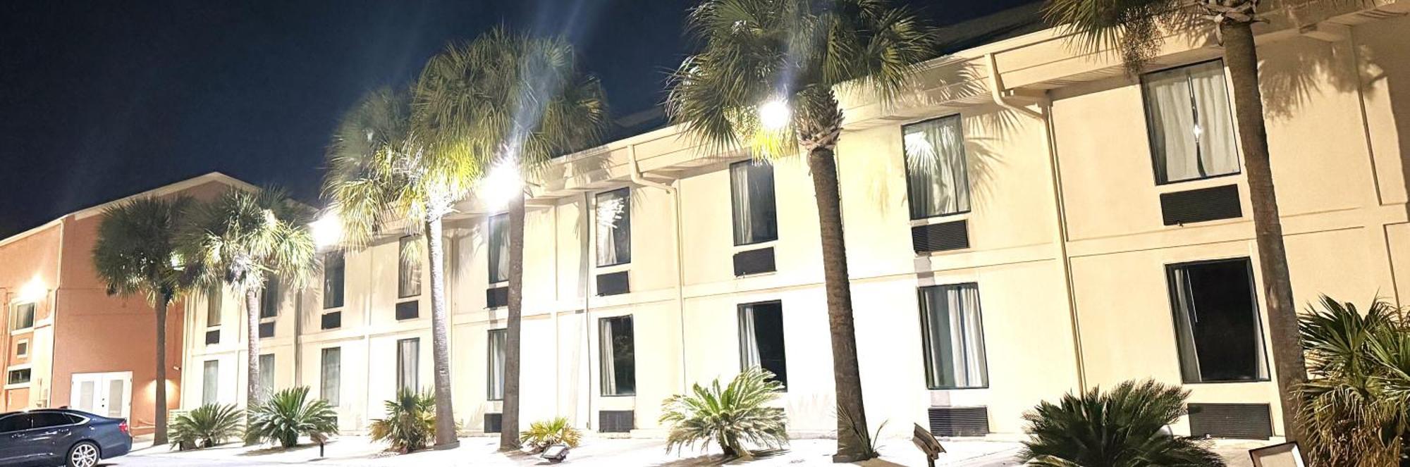 Regency Inn & Suites Pensacola Dış mekan fotoğraf